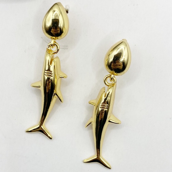 NEW Gold Great White Shark Drop Earrings - Picture 8 of 10